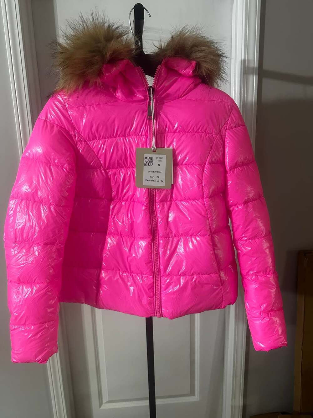 ZIAI Cropped Pink Puffer Jacket with Fur Hood